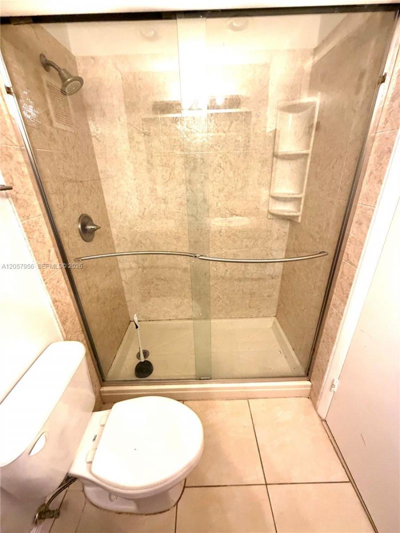 360 B N Lakewood Cir E, Margate, FL 33063 Photo