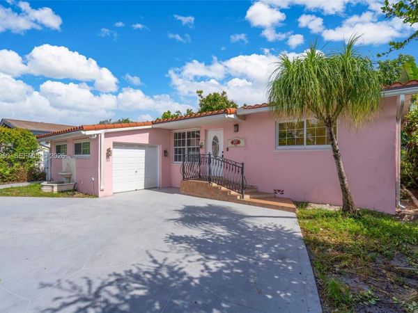 267 E 56th St, Hialeah, FL 33013