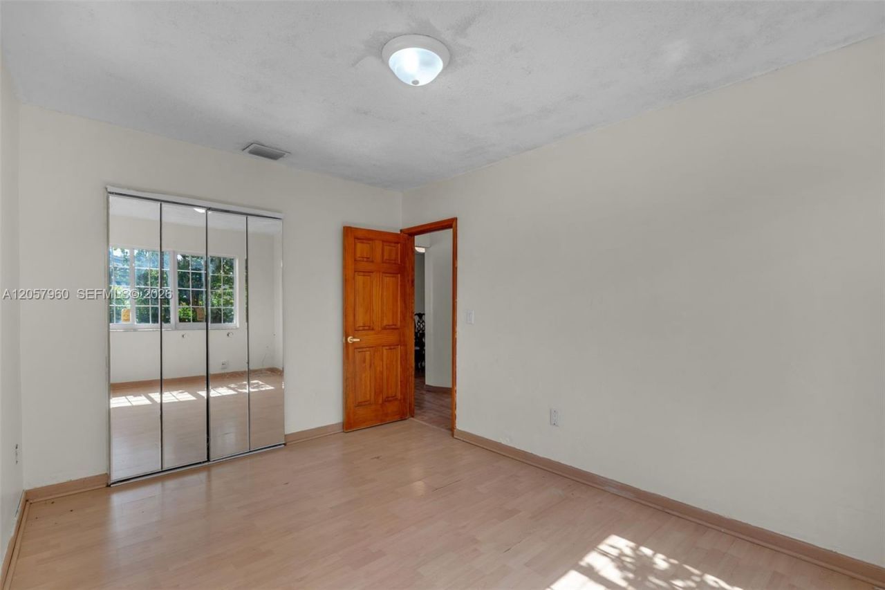 267 E 56th St, Hialeah, FL 33013 Photo