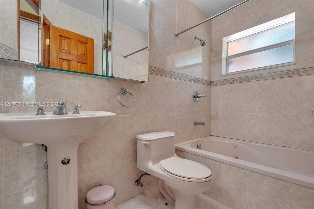 267 E 56th St, Hialeah, FL 33013 Photo