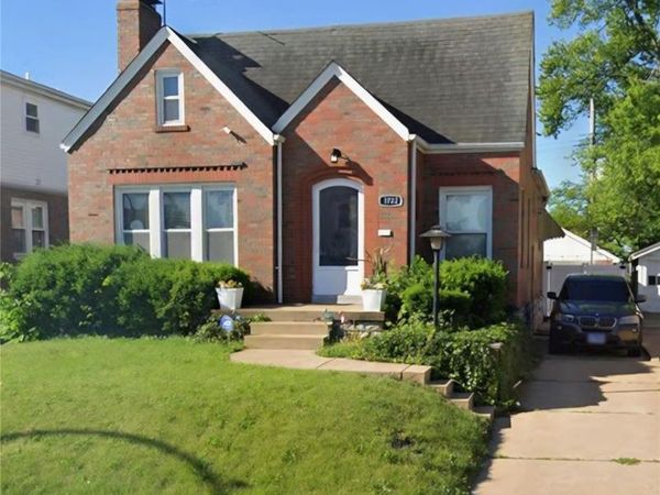 1722 Grape Avenue , St Louis, MO 63147