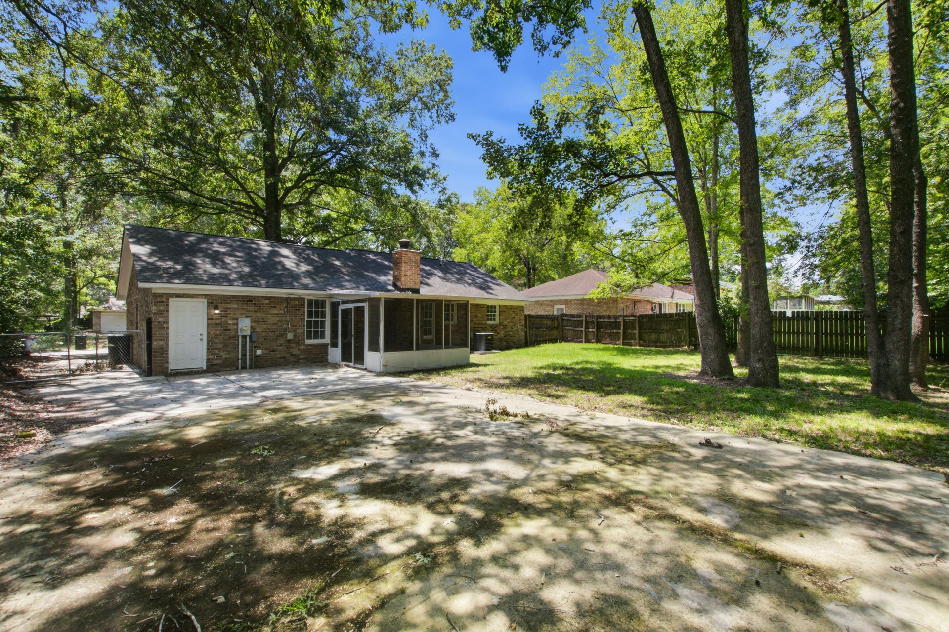 2 Burnt Mills Road Photo 42