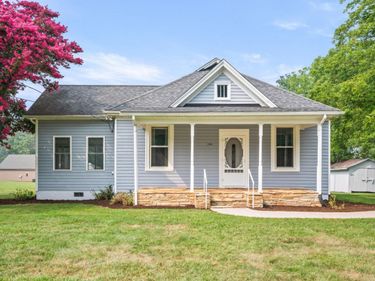 1283 Gladden Circle, Bedford, VA 24551