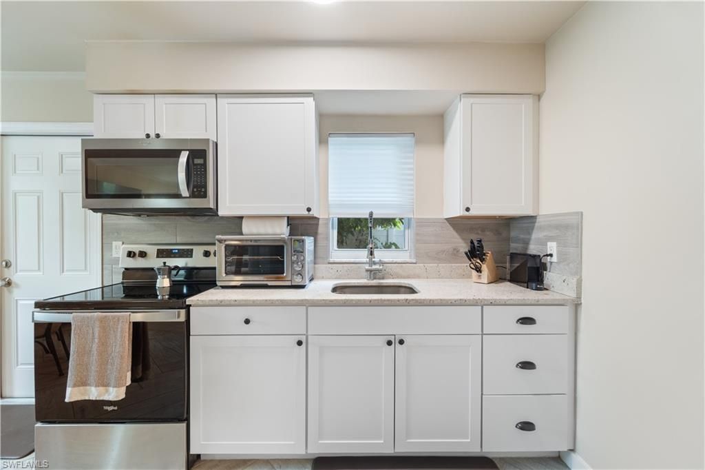 3365 Estey Ave , Naples, FL 34104 Photo
