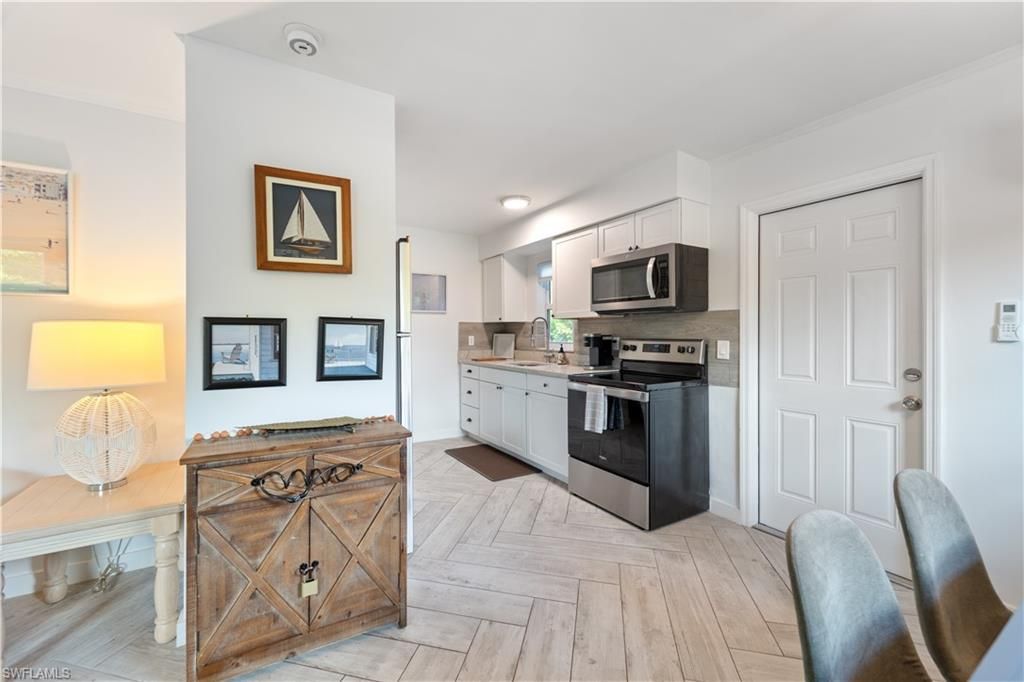 3365 Estey Ave , Naples, FL 34104 Photo