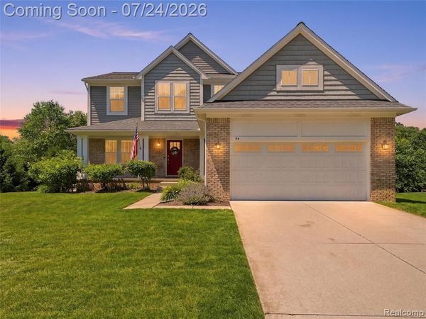 94 Blackberry Drive, White Lake Twp, MI 48386