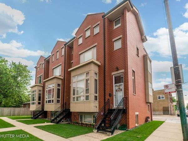 4251 W MONTROSE Avenue, Chicago, IL 60641