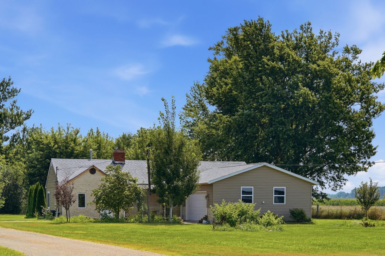 1168 Corregidor Road , Amboy, IL 61310