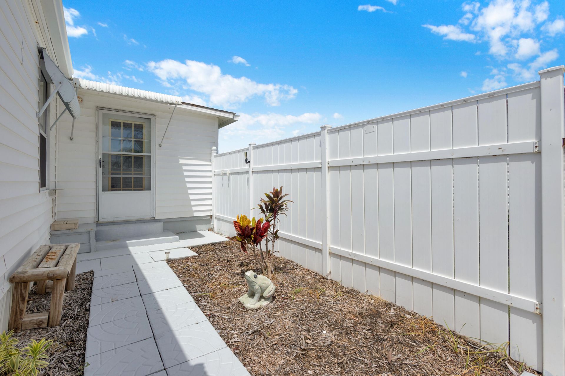 140 NE Pinelake Village Boulevard, Jensen Beach, FL 34957 Photo