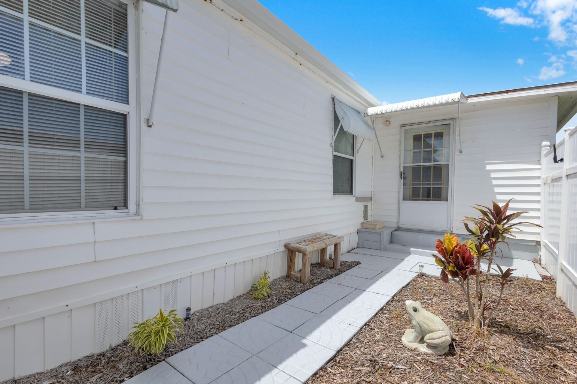 140 NE Pinelake Village Boulevard, Jensen Beach, FL 34957 Photo