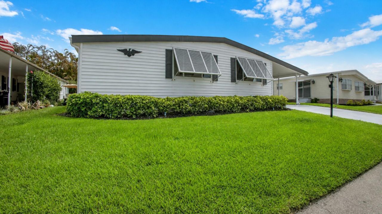 140 NE Pinelake Village Boulevard, Jensen Beach, FL 34957 Photo