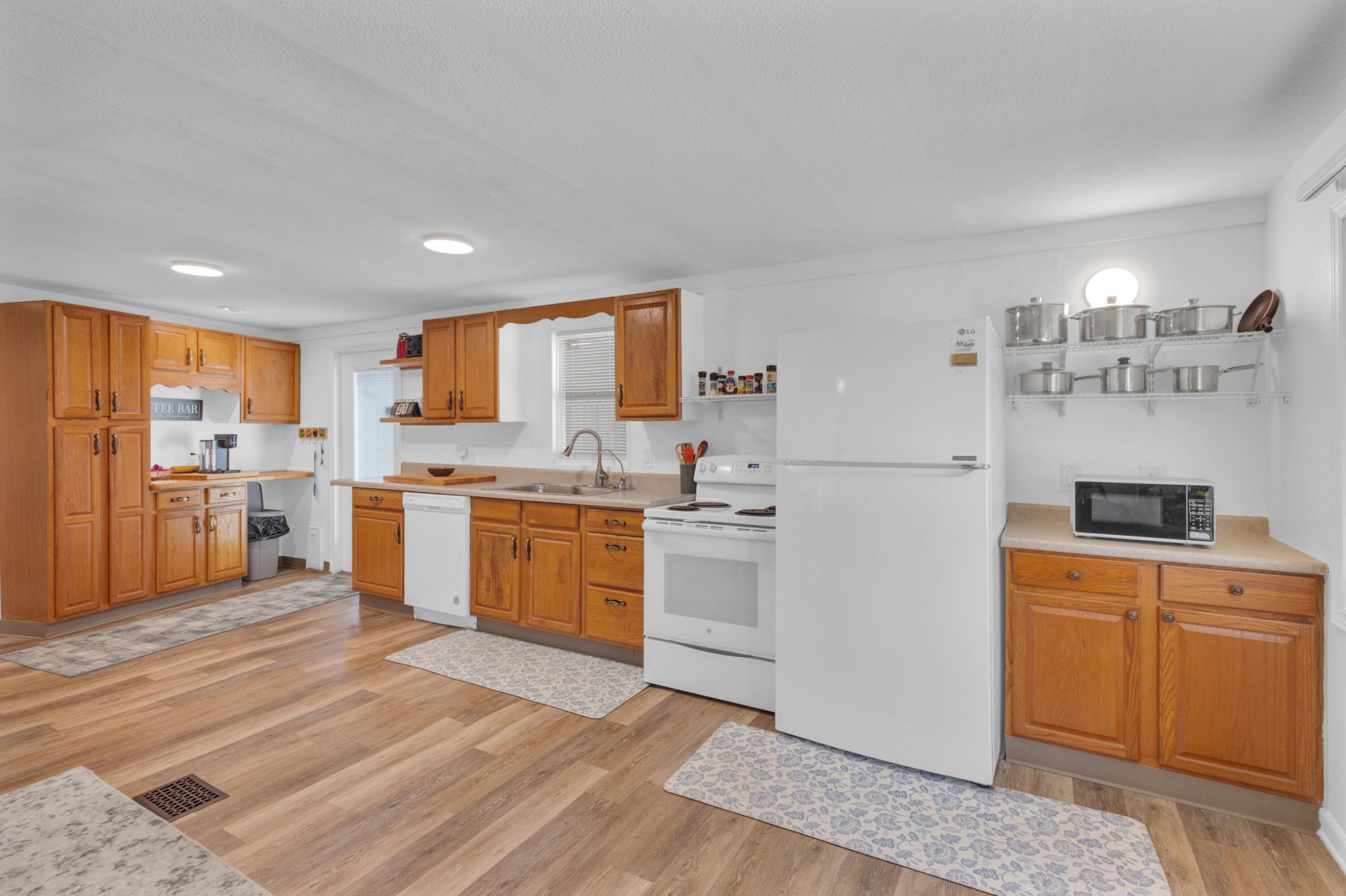 140 NE Pinelake Village Boulevard, Jensen Beach, FL 34957 Photo