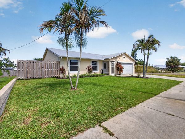 5673 SE INEZ Avenue, Stuart, FL 34997