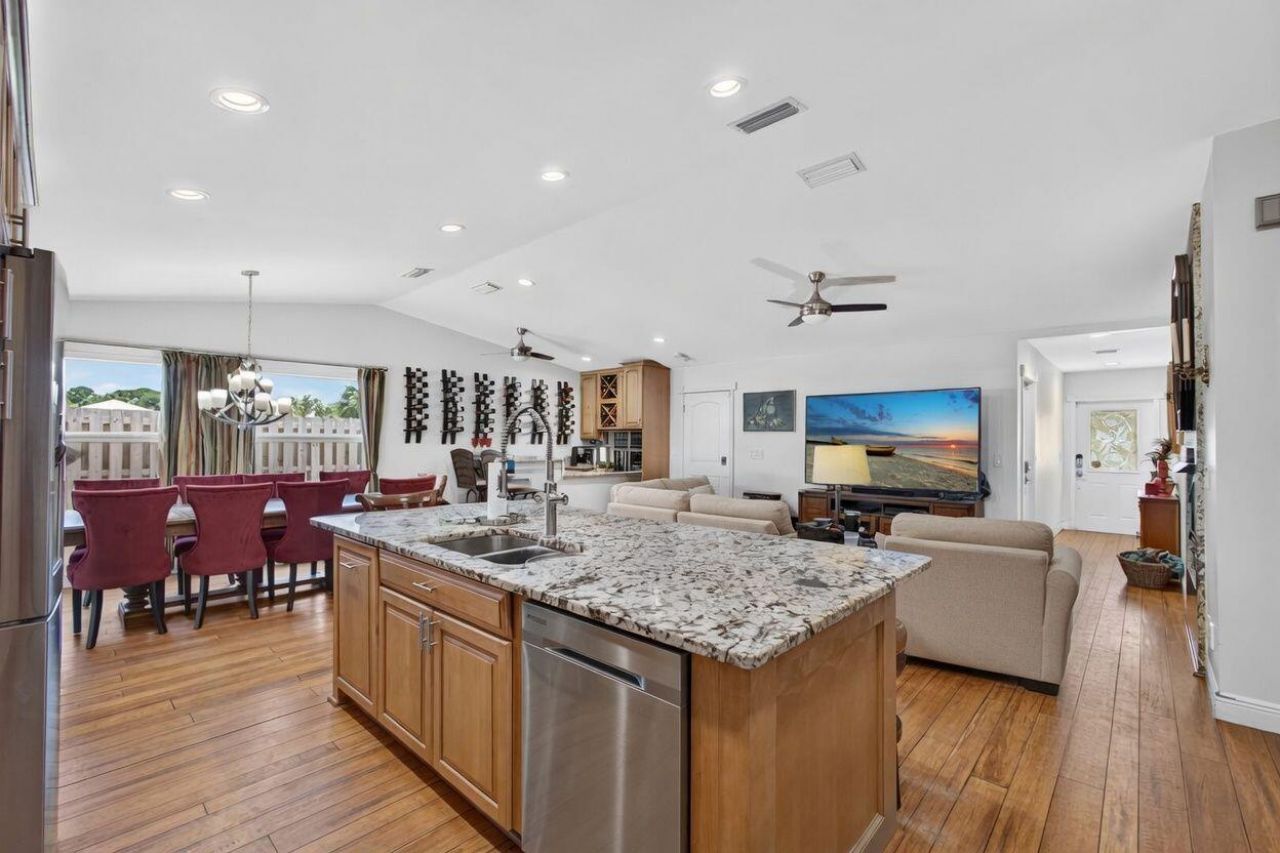 5673 SE Inez Avenue, Stuart, FL 34997 Photo