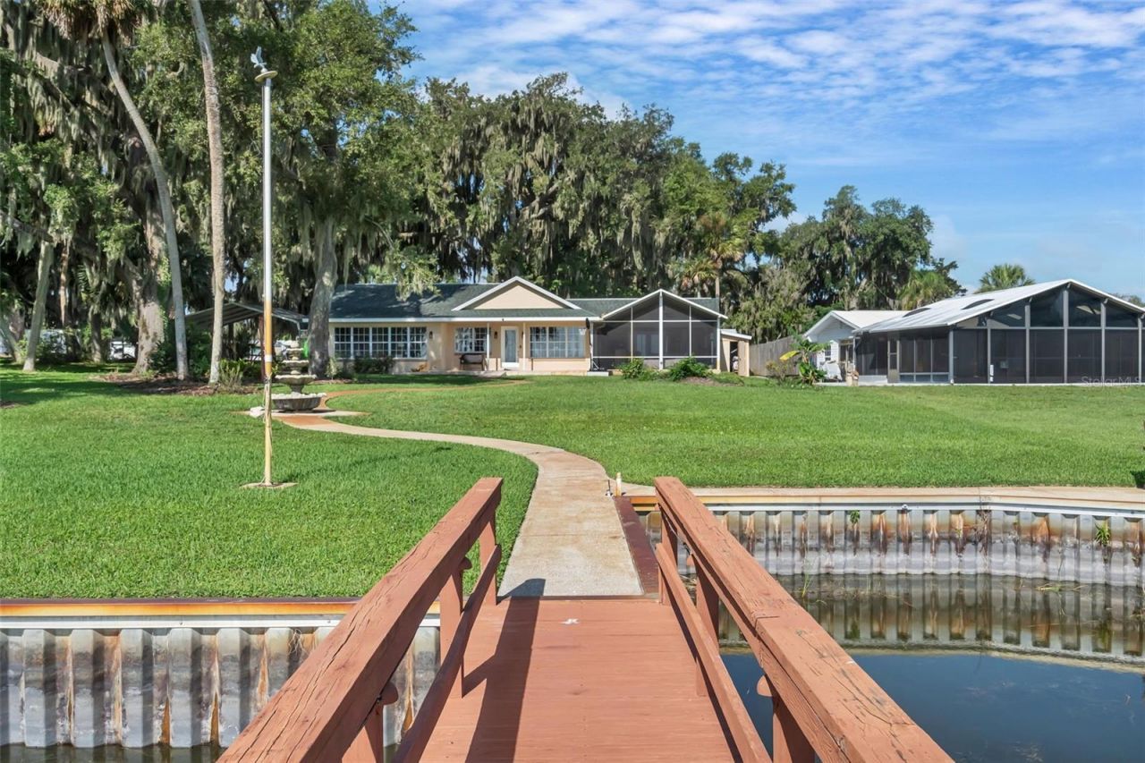 606 N Shore Drive, Leesburg, FL 34748 Photo