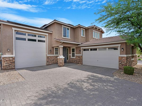 7910 W PUEBLO Avenue, Phoenix, AZ 85043