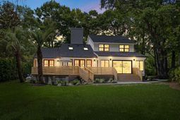1134 Greenview Lane photo 4