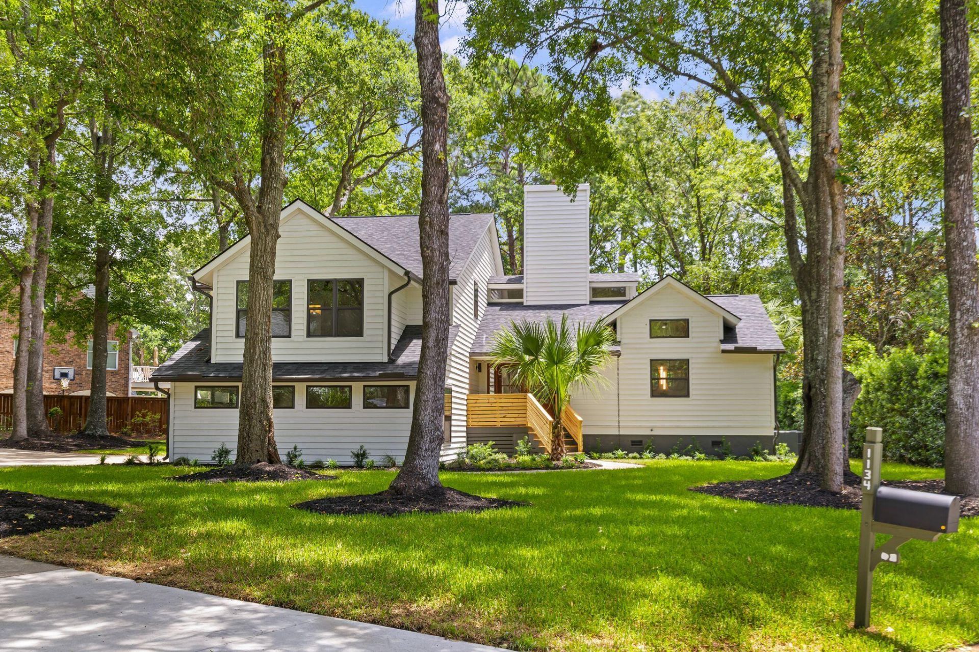 1134 Greenview Lane Photo 4