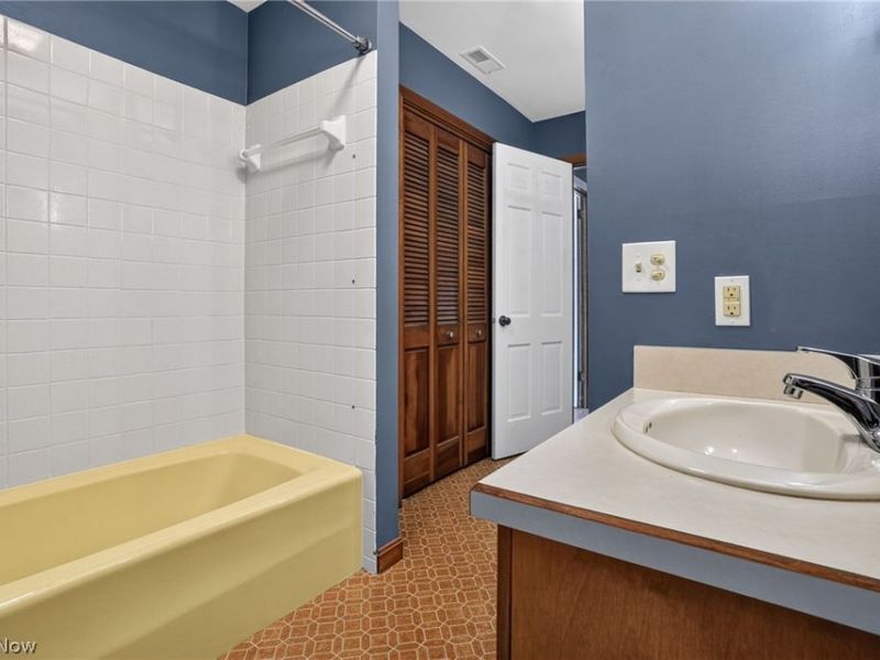 12 Square Circle Drive , Madison, OH 44057 Photo 35
