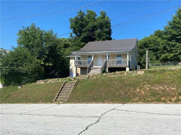 216 N Willow Street , Harrison, AR 72601