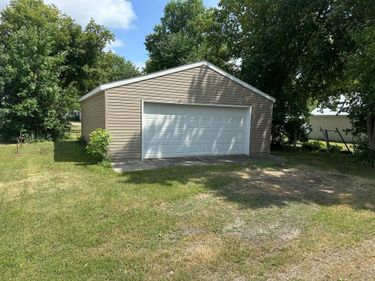 305 Arnold Avenue S, Thief River Falls, MN 56701