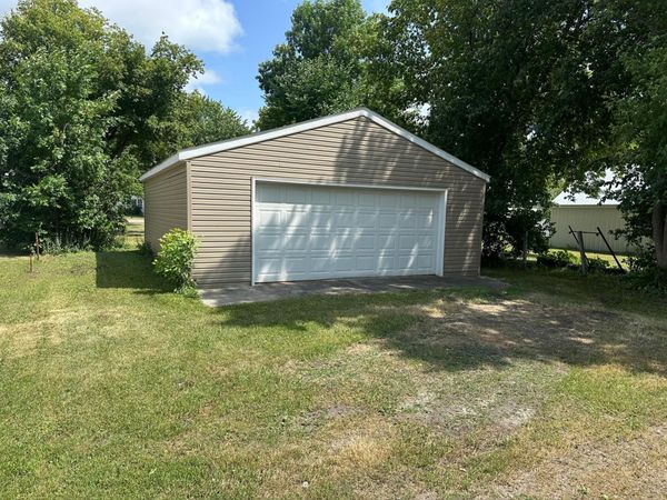 305 Arnold Avenue S, Thief River Falls, MN 56701
