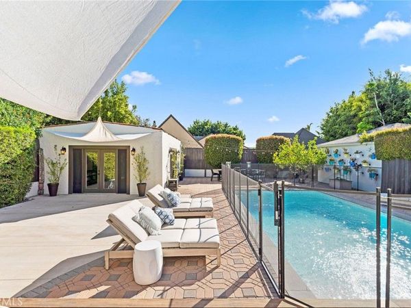6160 San Vicente Boulevard, Los Angeles, CA 90048