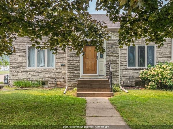 1517 DIVISION STREET, New London, WI 54961