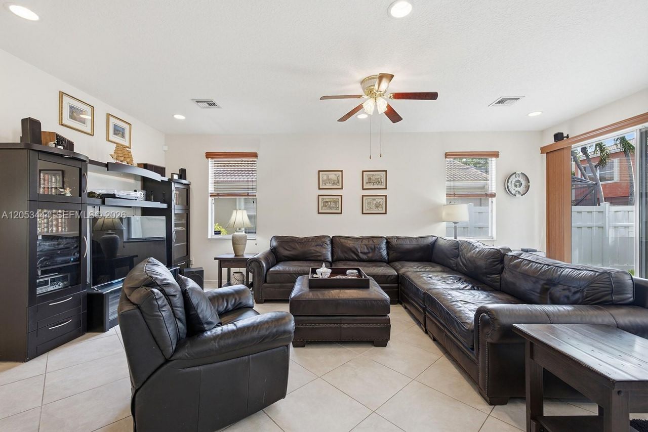 5242 SW 158th Ave, Miramar, FL 33027 Photo