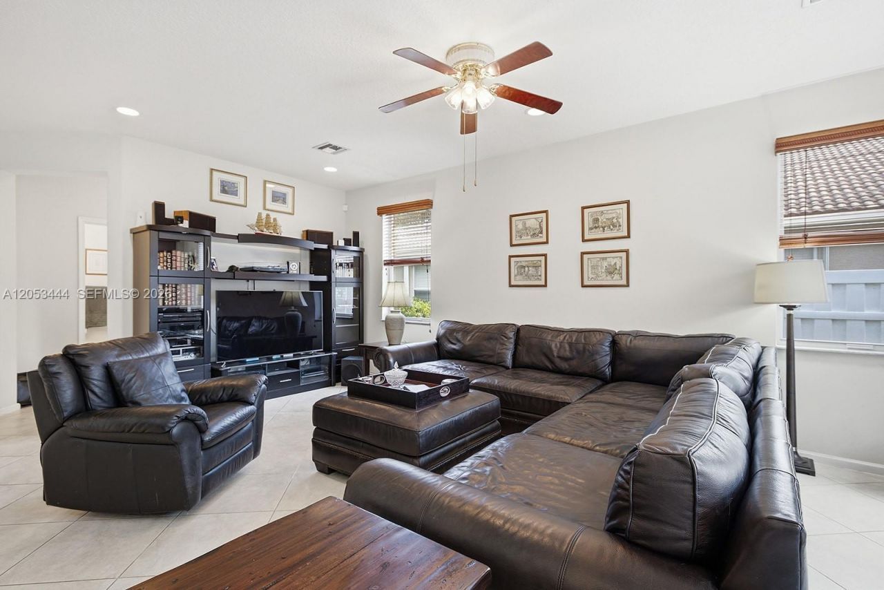5242 SW 158th Ave, Miramar, FL 33027 Photo