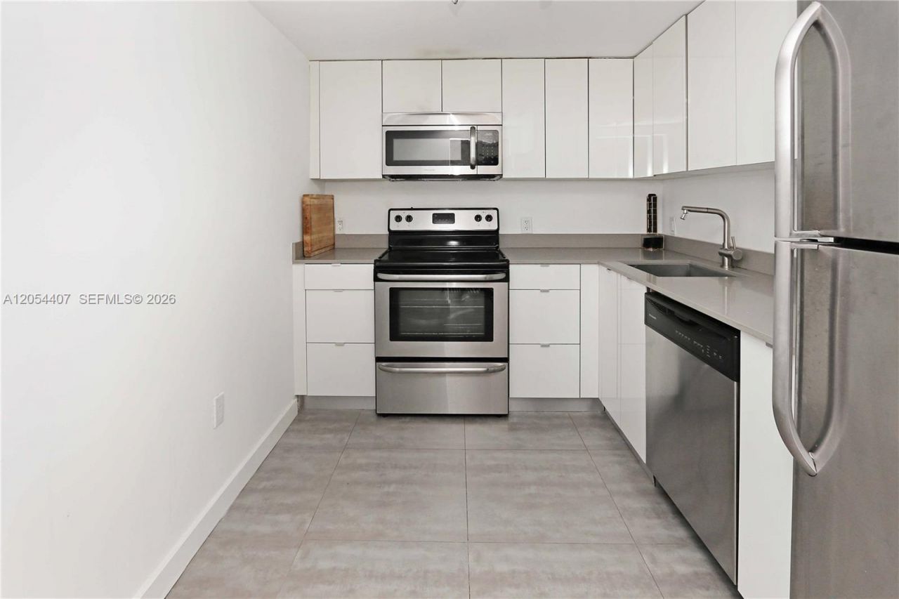 1580 West Ave, Unit 504, Miami Beach, FL 33139 Photo