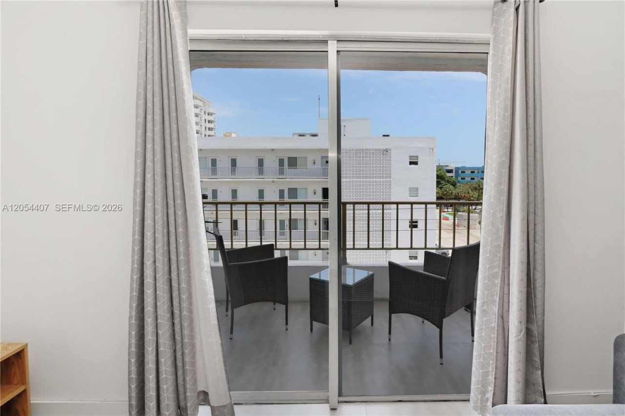 1580 West Ave, Unit 504, Miami Beach, FL 33139 Photo