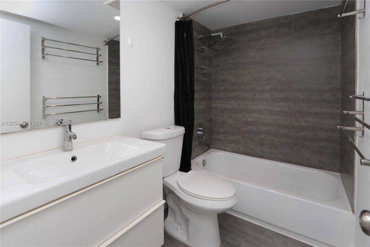 1580 West Ave, Unit 504, Miami Beach, FL 33139 Photo