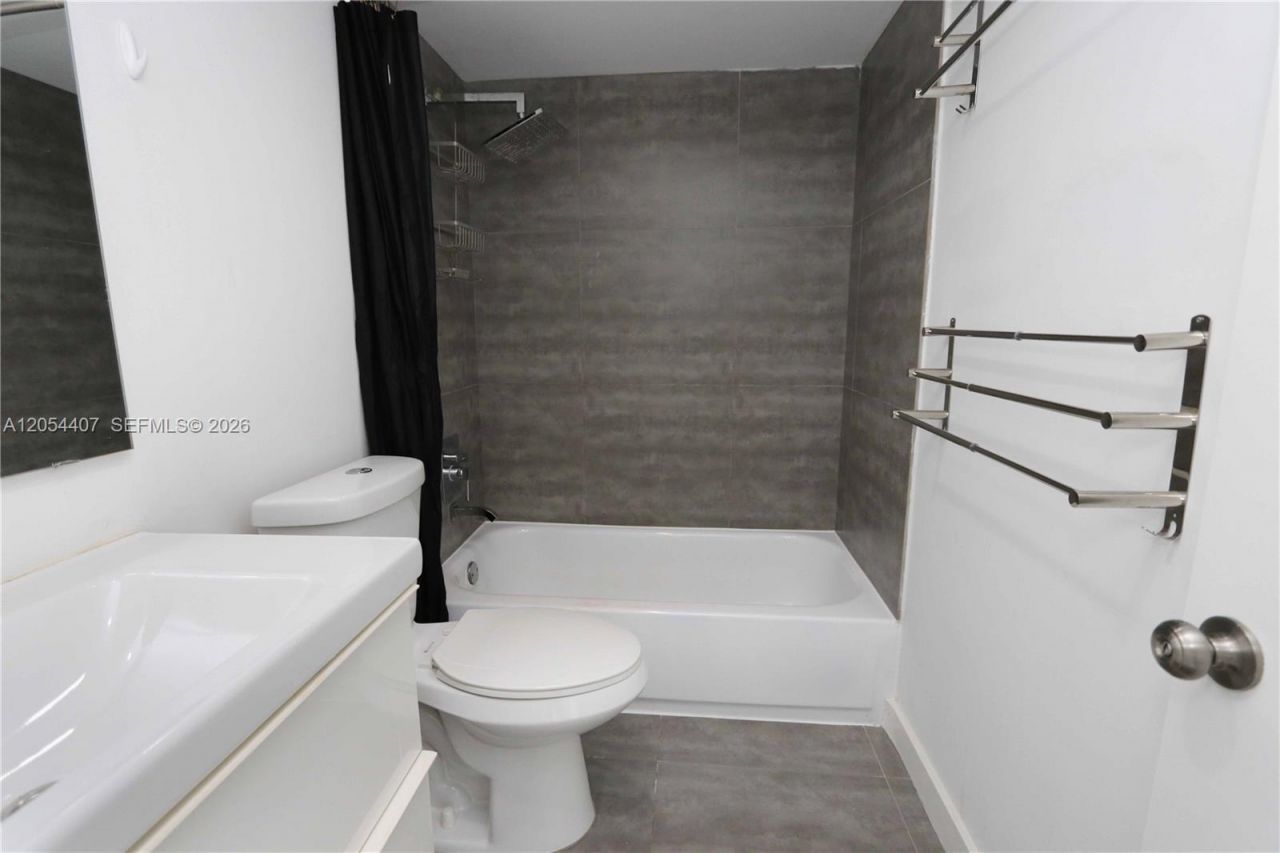 1580 West Ave, Unit 504, Miami Beach, FL 33139 Photo