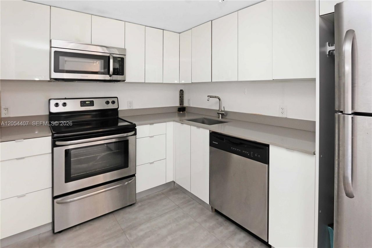 1580 West Ave, Unit 504, Miami Beach, FL 33139 Photo