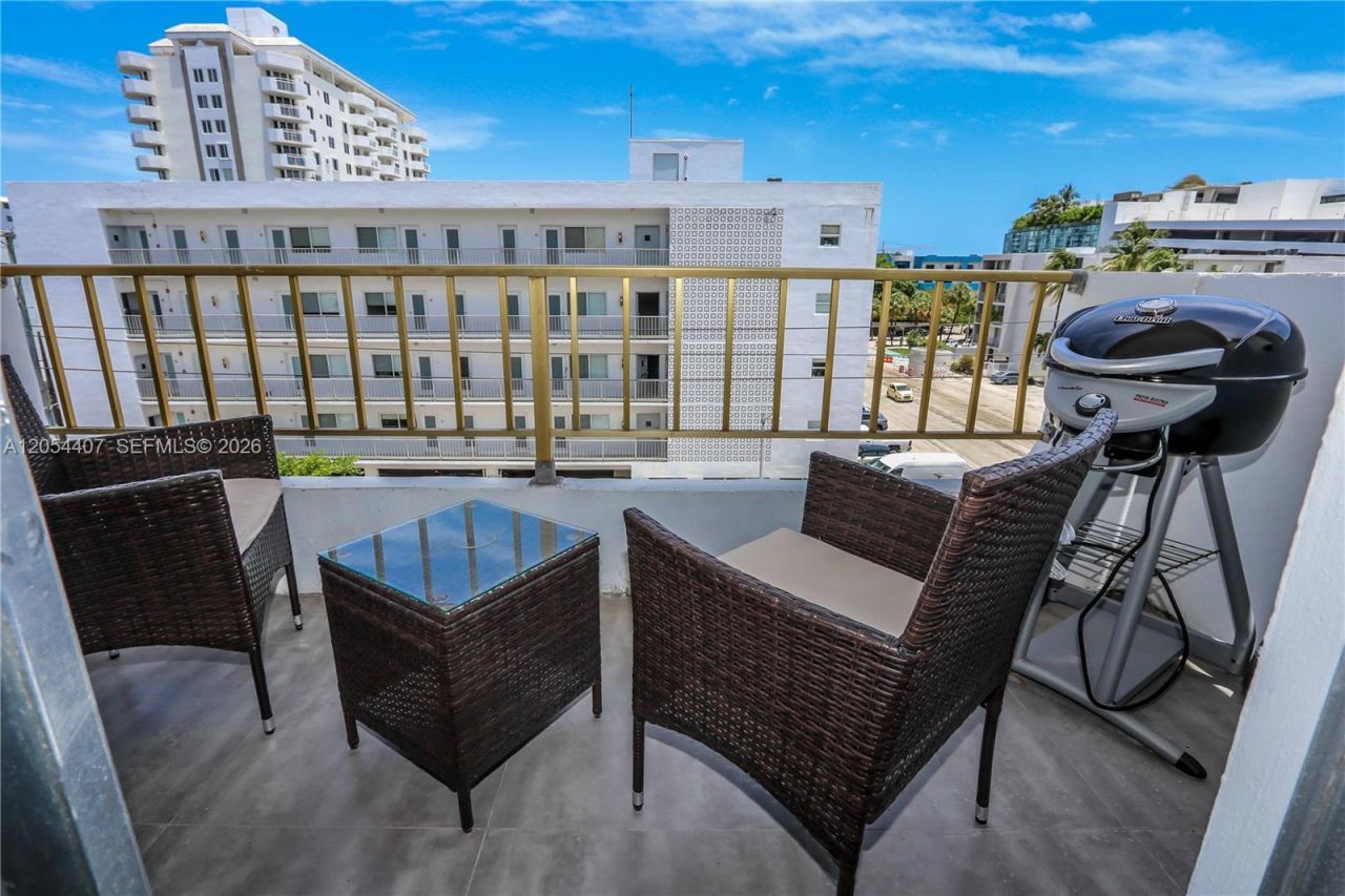 1580 West Ave, Unit 504, Miami Beach, FL 33139 Photo