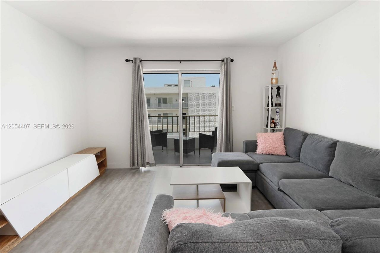 1580 West Ave, Unit 504, Miami Beach, FL 33139 Photo