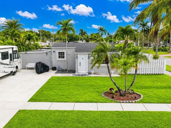 117 SW 6th St , Hallandale Beach, FL 33009