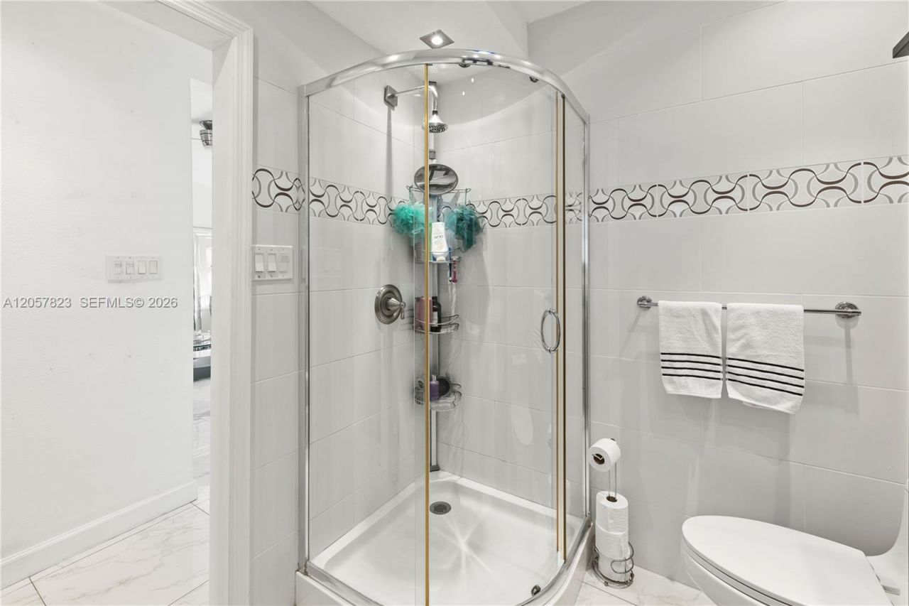 117 SW 6th St , Hallandale Beach, FL 33009 Photo
