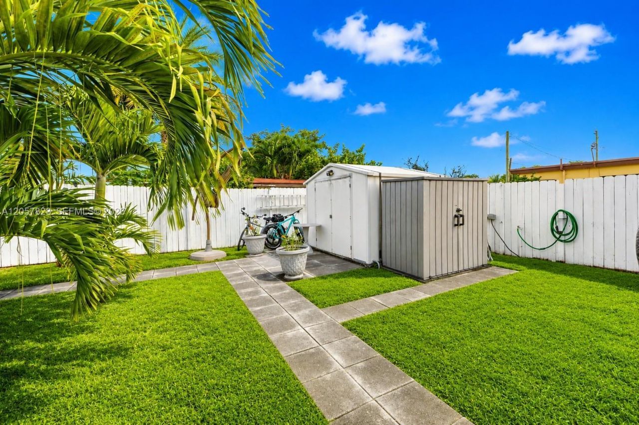 117 SW 6th St , Hallandale Beach, FL 33009 Photo
