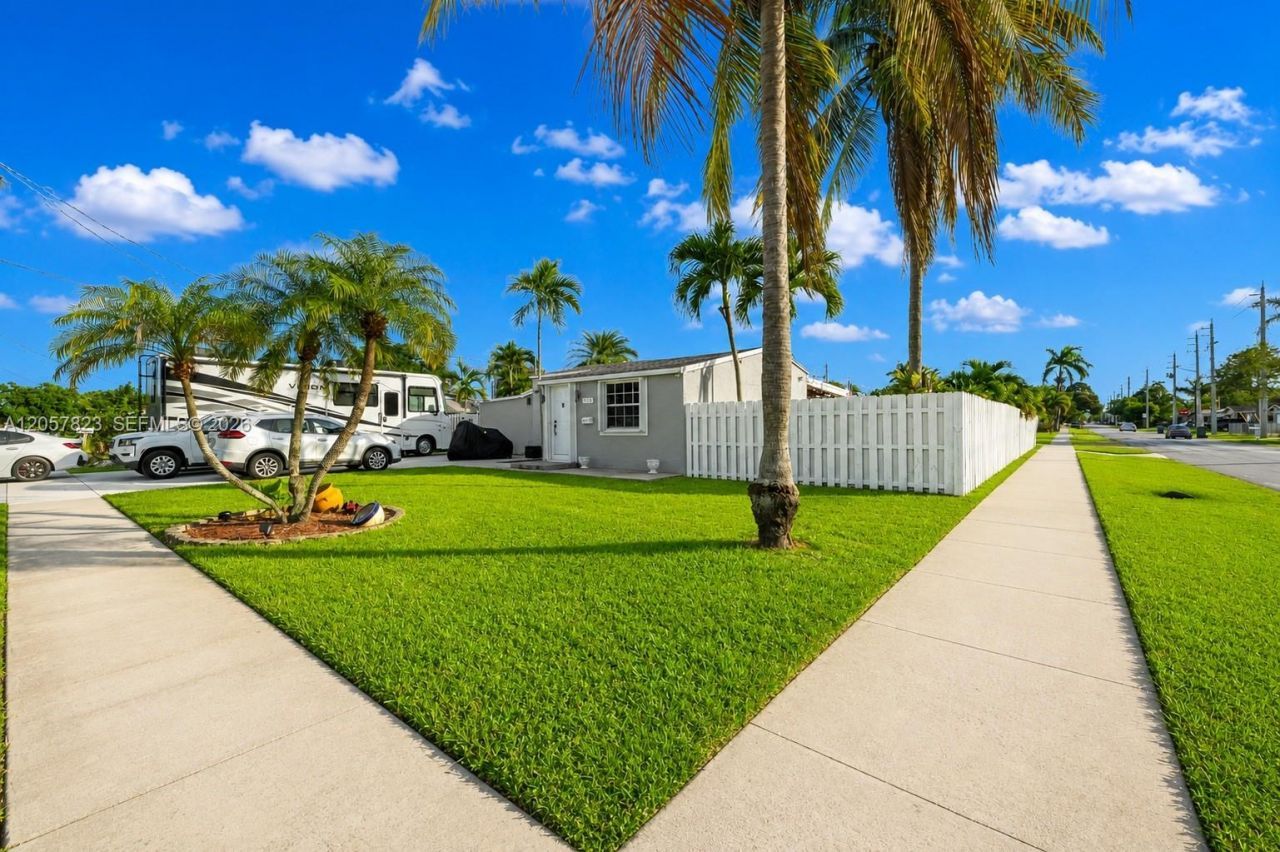 117 SW 6th St , Hallandale Beach, FL 33009 Photo