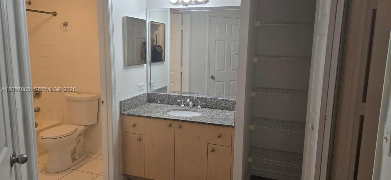 2589 Centergate Dr, Unit 202, Miramar, FL 33025 Photo