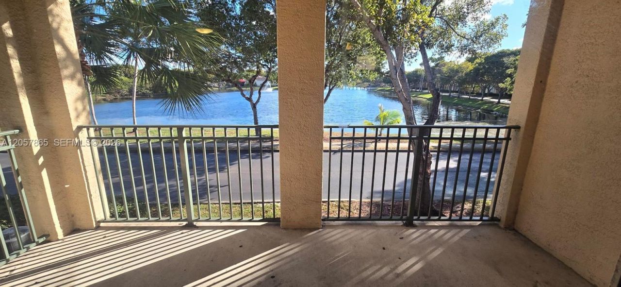 2589 Centergate Dr, Unit 202, Miramar, FL 33025 Photo
