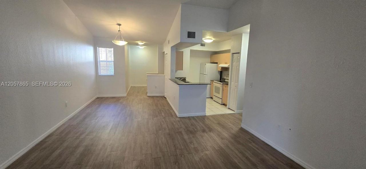 2589 Centergate Dr, Unit 202, Miramar, FL 33025 Photo
