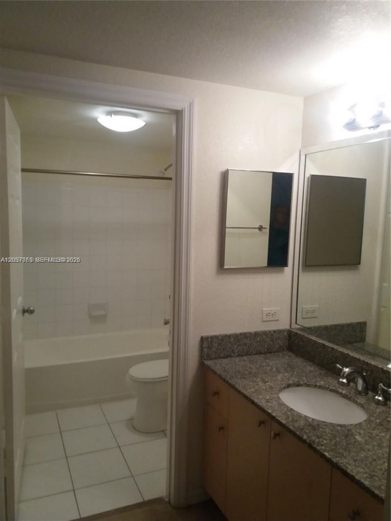 2589 Centergate Dr, Unit 202, Miramar, FL 33025 Photo