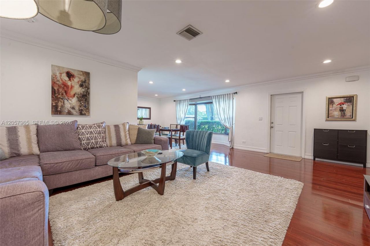 740 Ridgewood Ln , Plantation, FL 33317 Photo