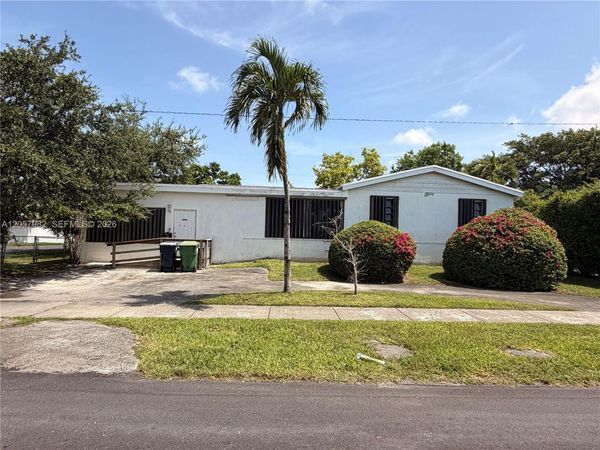 8371 SW 27th Ter , Miami, FL 33155