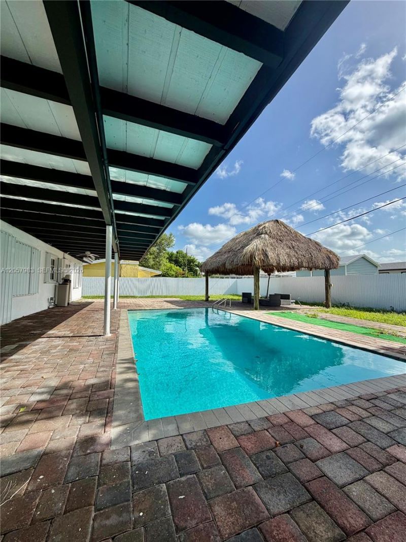 19730 NW 3rd Ct, Miami Gardens, FL 33169 Photo