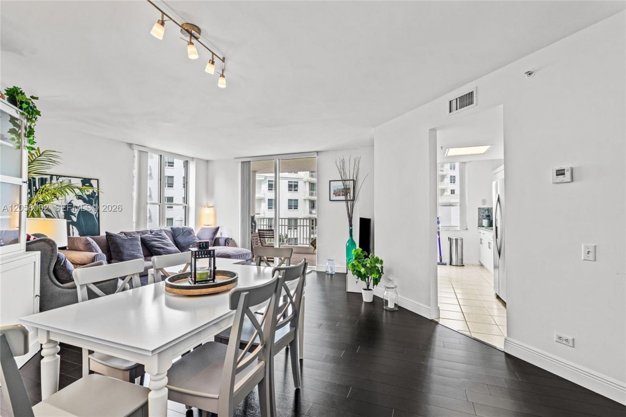 701 Brickell Key Blvd, Unit 604, Miami, FL 33131 Photo