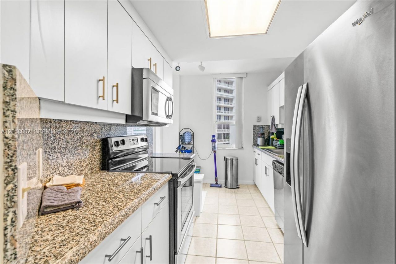 701 Brickell Key Blvd, Unit 604, Miami, FL 33131 Photo